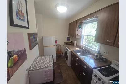 152 Boyden Avenue A #A, Maplewood, NJ 07040 - Photo 5
