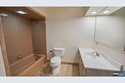 77 Highland Place Floor 2 #Floor 2, Ridgefield Park, NJ 07660 - Photo 17
