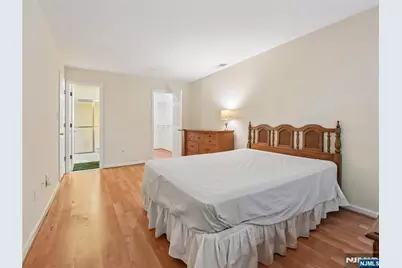 2710 Hemingway Lane, Mahwah, NJ 07430 - Photo 9