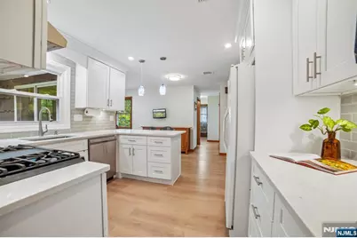 42 Collins Avenue, Ramsey, NJ 07446 - Photo 13