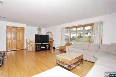 140 Prospect Street, Hasbrouck Heights, NJ 07604 - Photo 5