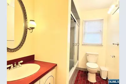 846 E Glen Avenue, Ridgewood, NJ 07450 - Photo 9
