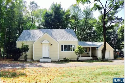 846 E Glen Avenue, Ridgewood, NJ 07450 - Photo 1
