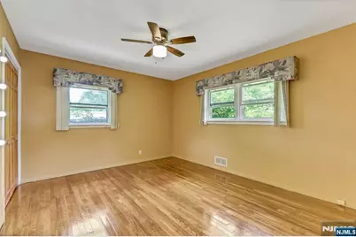 36 Benton Road, Paramus, NJ 07652 - Photo 15