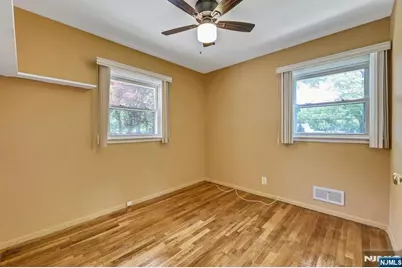 36 Benton Road, Paramus, NJ 07652 - Photo 13