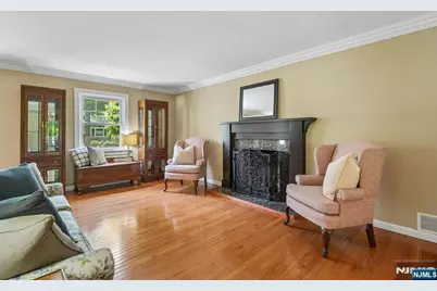 288 Wales Avenue, River Edge, NJ 07661 - Photo 7