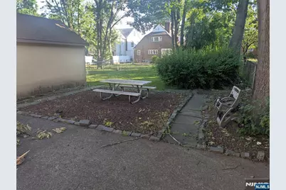 84 Oakdene Avenue, Cliffside Park, NJ 07010 - Photo 25