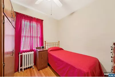520 Dewey Avenue, Cliffside Park, NJ 07010 - Photo 15