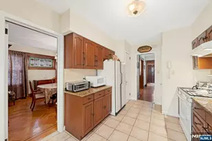 520 Dewey Ave, Cliffside Park, NJ 07010 - Photo 11