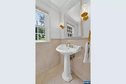 241 Avondale Road, Ridgewood, NJ 07450 - Photo 17