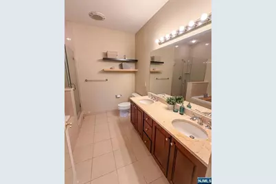 2113 Windsor Park Court #113, Englewood, NJ 07631 - Photo 11