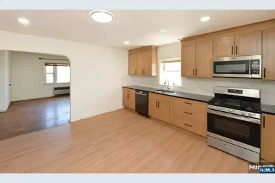 54 Avenue B, Lodi, NJ 07644 - Photo 7