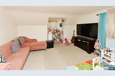 54 Avenue B, Lodi, NJ 07644 - Photo 13