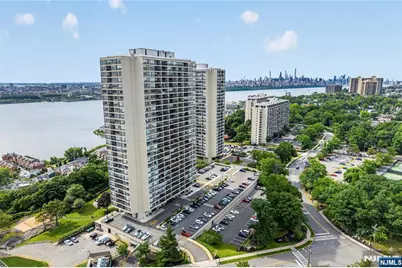 6 Horizon 602 #602, Fort Lee, NJ 07024 - Photo 3