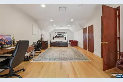 1060 Briar Way, Fort Lee, NJ 07024 - Photo 21
