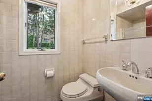 1060 Briar Way, Fort Lee, NJ 07024 - Photo 33