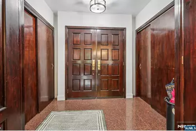 1060 Briar Way, Fort Lee, NJ 07024 - Photo 3