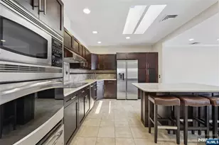 300 Gorge Road 57, Cliffside Park, NJ 07010 - Photo 7