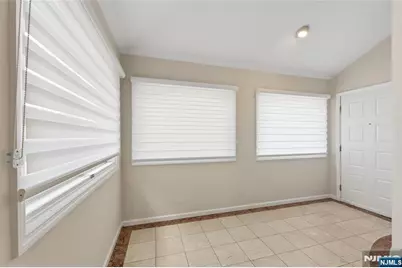 300 Gorge Road 57 #57, Cliffside Park, NJ 07010 - Photo 5