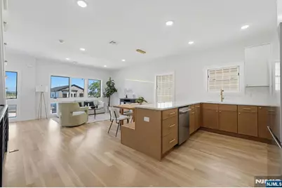 98 Western Avenue, Jersey City, NJ 07307 - Photo 29