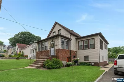 22 Passaic Avenue, Hasbrouck Heights, NJ 07604 - Photo 5