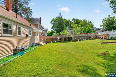 166 Pleasant Avenue, Bergenfield, NJ 07621 - Photo 39