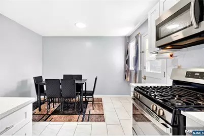 166 Pleasant Avenue, Bergenfield, NJ 07621 - Photo 17