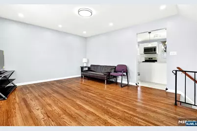 166 Pleasant Avenue, Bergenfield, NJ 07621 - Photo 9