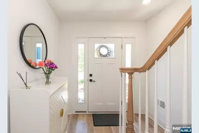 8 Deans Court, Fairfield, NJ 07004 - Photo 3