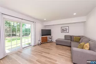 8 Deans Ct, Fairfield, NJ 07004 - Photo 5