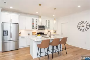 8 Deans Ct, Fairfield, NJ 07004 - Photo 7