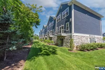 8 Deans Court, Fairfield, NJ 07004 - Photo 25