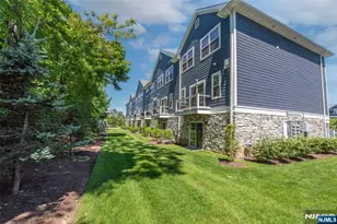 8 Deans Ct, Fairfield, NJ 07004 - Photo 25