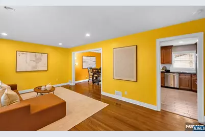 550 Englewood Avenue, Teaneck Township, NJ 07666 - Photo 7