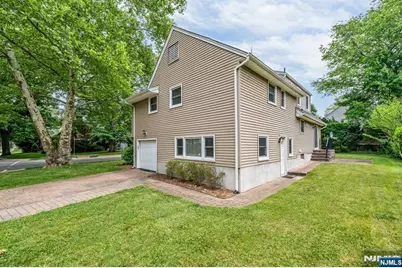 550 Englewood Avenue, Teaneck Township, NJ 07666 - Photo 37