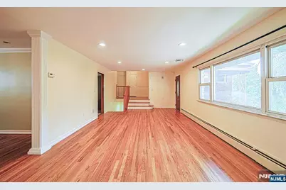 20 Shetland Lane, Palisades Park, NJ 07650 - Photo 5