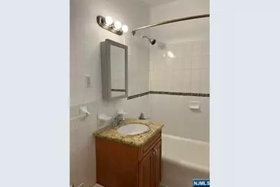 7427 Boulevard East A #a, North Bergen, NJ 07047 - Photo 7