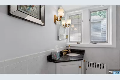 230 Satterthwaite Avenue, Nutley, NJ 07110 - Photo 23