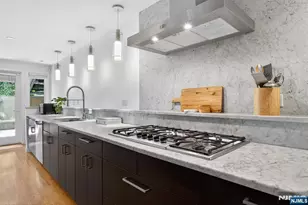 565 Jersey Ave 1, Jersey City, NJ 07302 - Photo 5