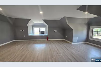 1624 Center Avenue 2nd Floor #2nd Floor, Fort Lee, NJ 07024 - Photo 11