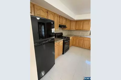 535 Hillside Avenue 1 #1, Palisades Park, NJ 07650 - Photo 9