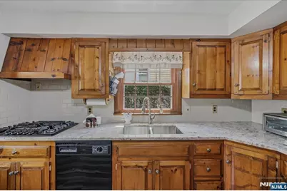 85 Stewart, Kearny, NJ 07032 - Photo 3