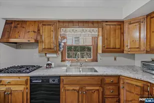 85 Stewart, Kearny, NJ 07032 - Photo 3