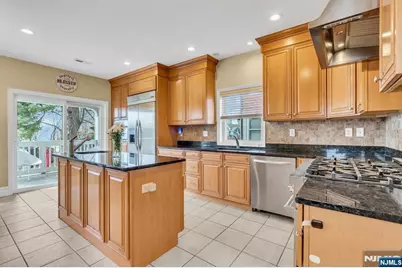 467 Summit, Hackensack, NJ 07601 - Photo 13