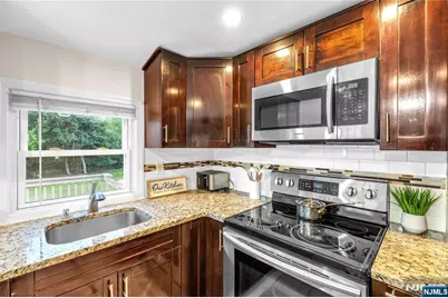 80 E Century Road 2 #2, Paramus, NJ 07652 - Photo 3