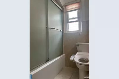 1516 Center Avenue, Fort Lee, NJ 07024 - Photo 9