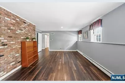 376 Lakeview Drive, Wyckoff Township, NJ 07481 - Photo 27
