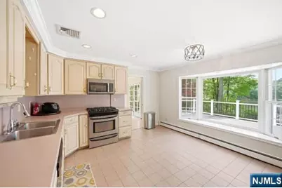 376 Lakeview Drive, Wyckoff Township, NJ 07481 - Photo 13