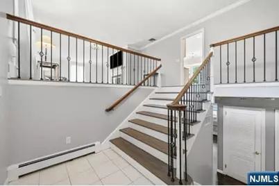 376 Lakeview Drive, Wyckoff Township, NJ 07481 - Photo 5