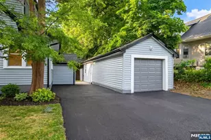 933 Maple Ave, Ridgefield, NJ 07657 - Photo 9